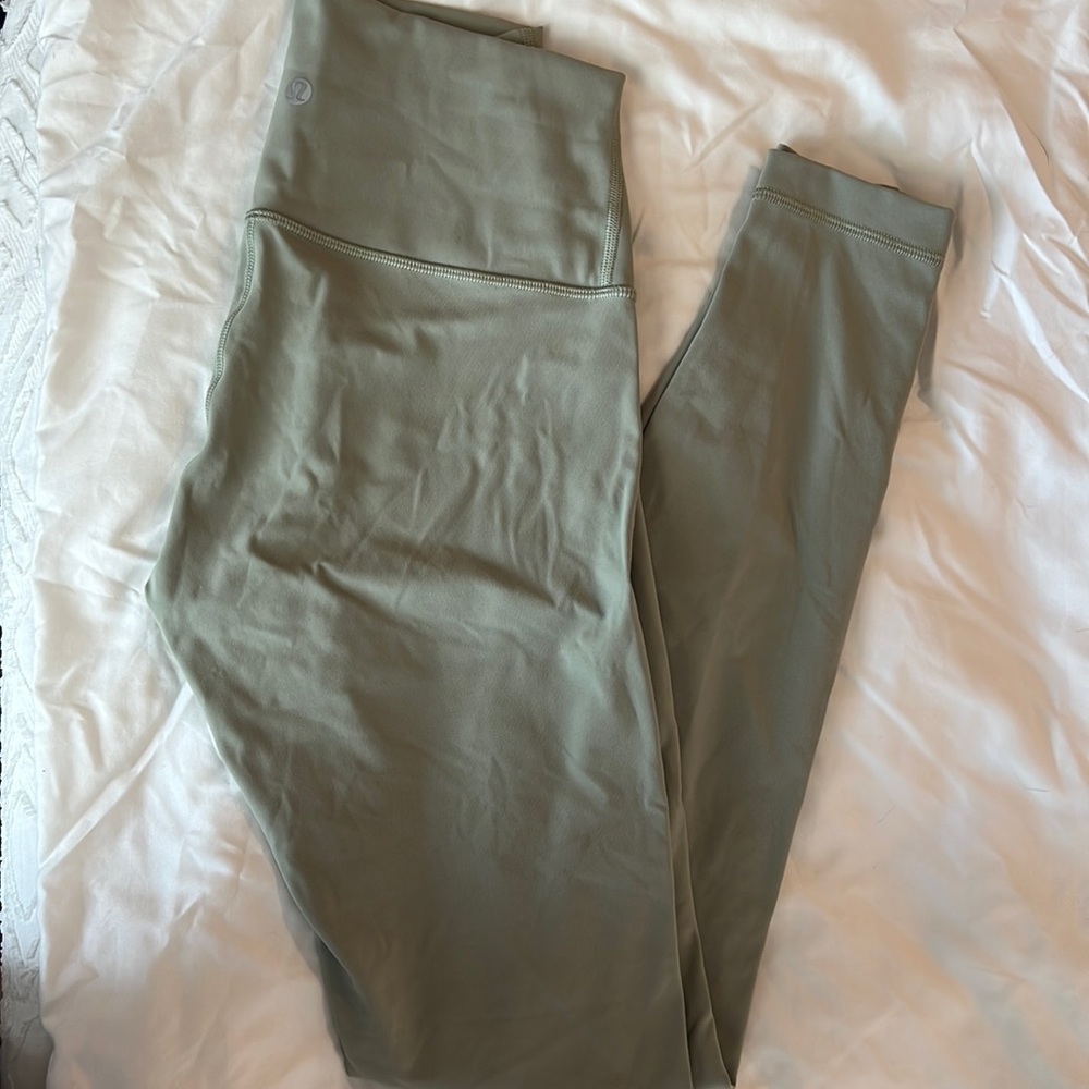 Lululemon Align legging sage size 6 21”